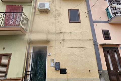 Landsbyhus i Collesano, Palermo, Collesano - € 23.000 | Ref: 10601 - foto 1
